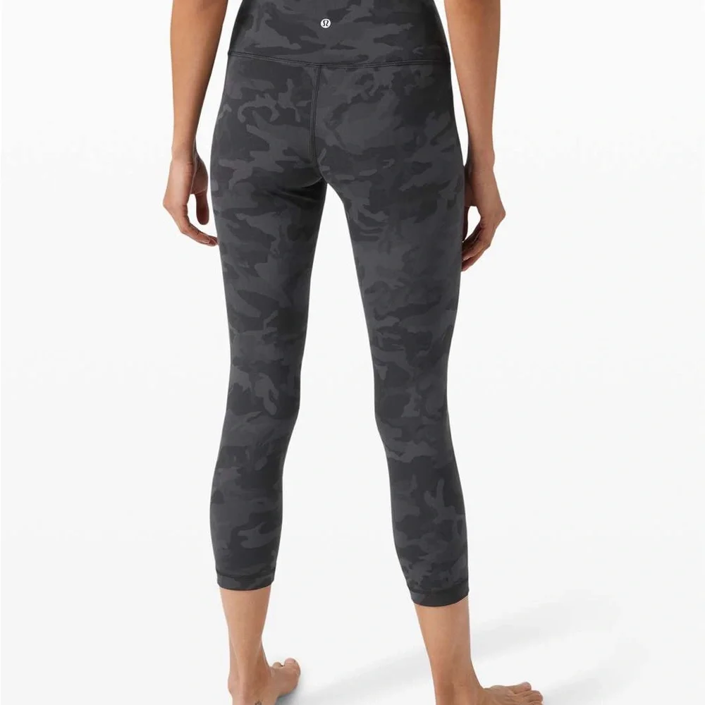 Lululemon Wunder Under Crop (Hi-Rise) Sz 12 21" Incognito Camo Multi Grey